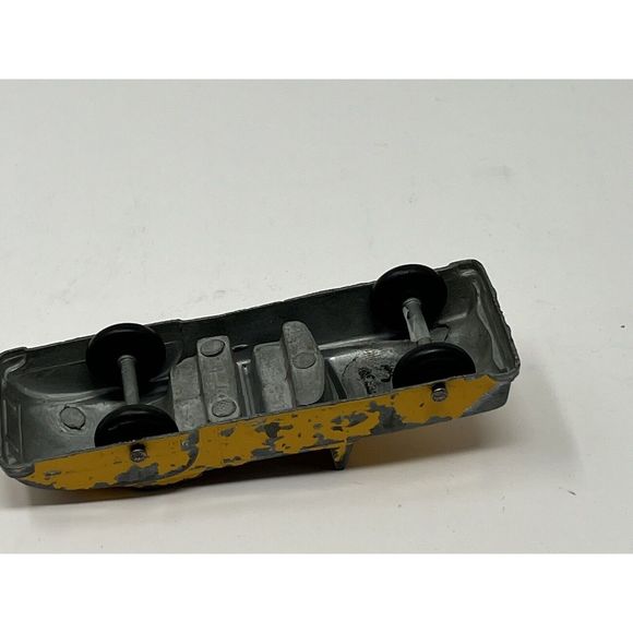 1949 OLDSMOBILE CONVERTIBLE YELLOW TOOTSIETOY CAR - Picture 4 of 4